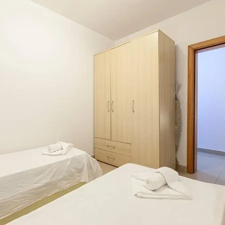 Apartment St Paul S Bay - A Beautiful 3b Seaview Apt In St Pauls Bay G11 *
